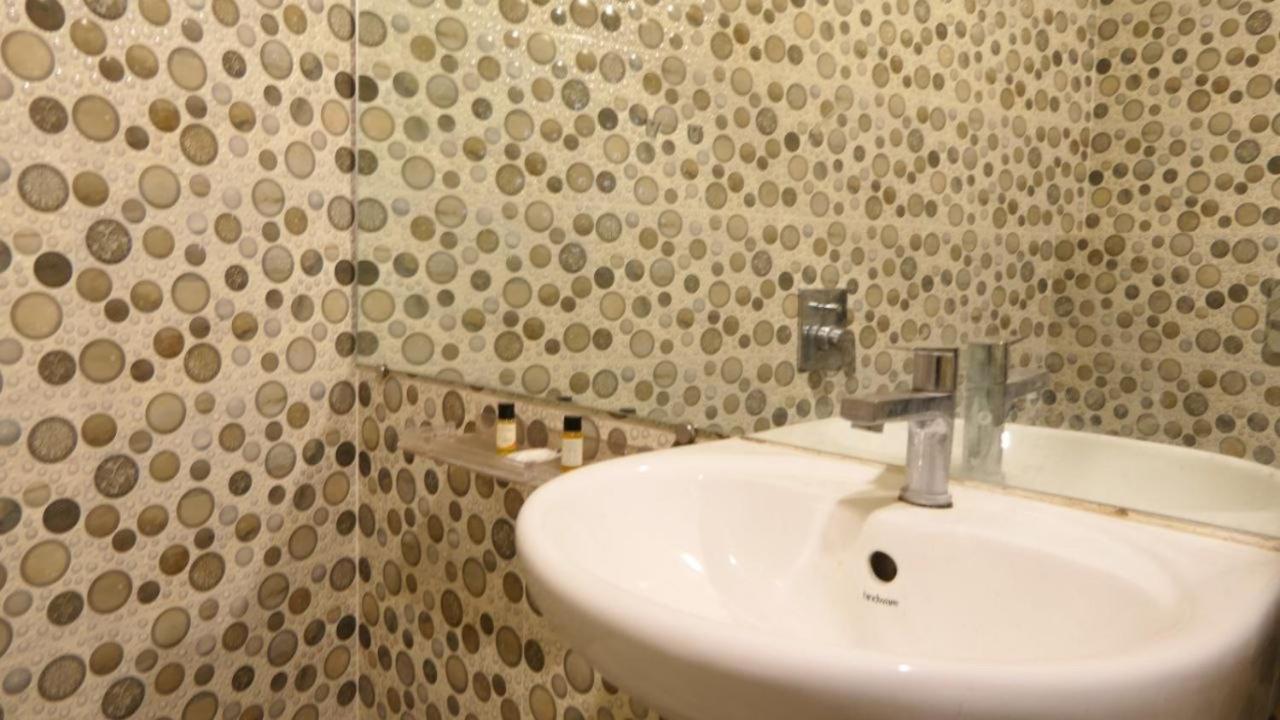 Yogi Soul Hotell Varanasi Exteriör bild