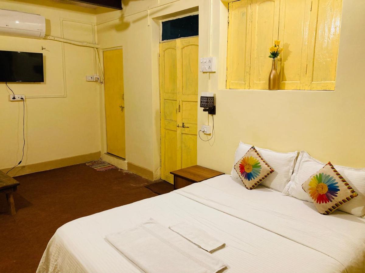 Yogi Soul Hotell Varanasi Exteriör bild
