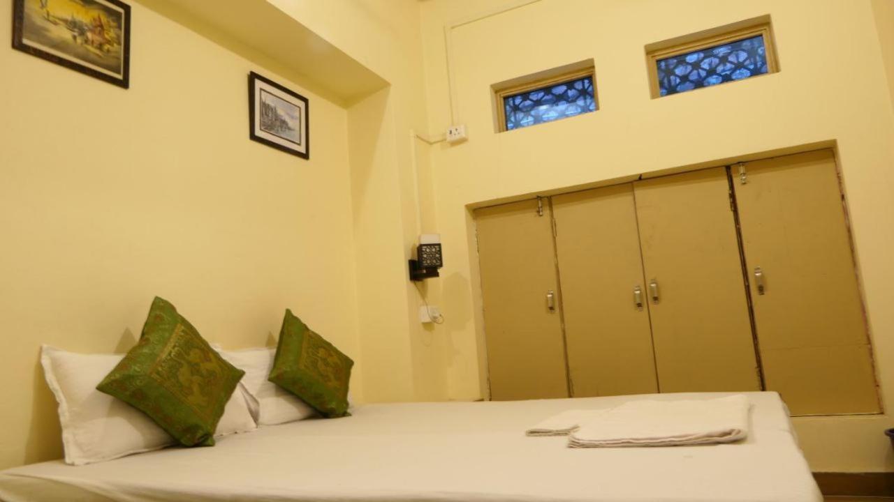 Yogi Soul Hotell Varanasi Exteriör bild